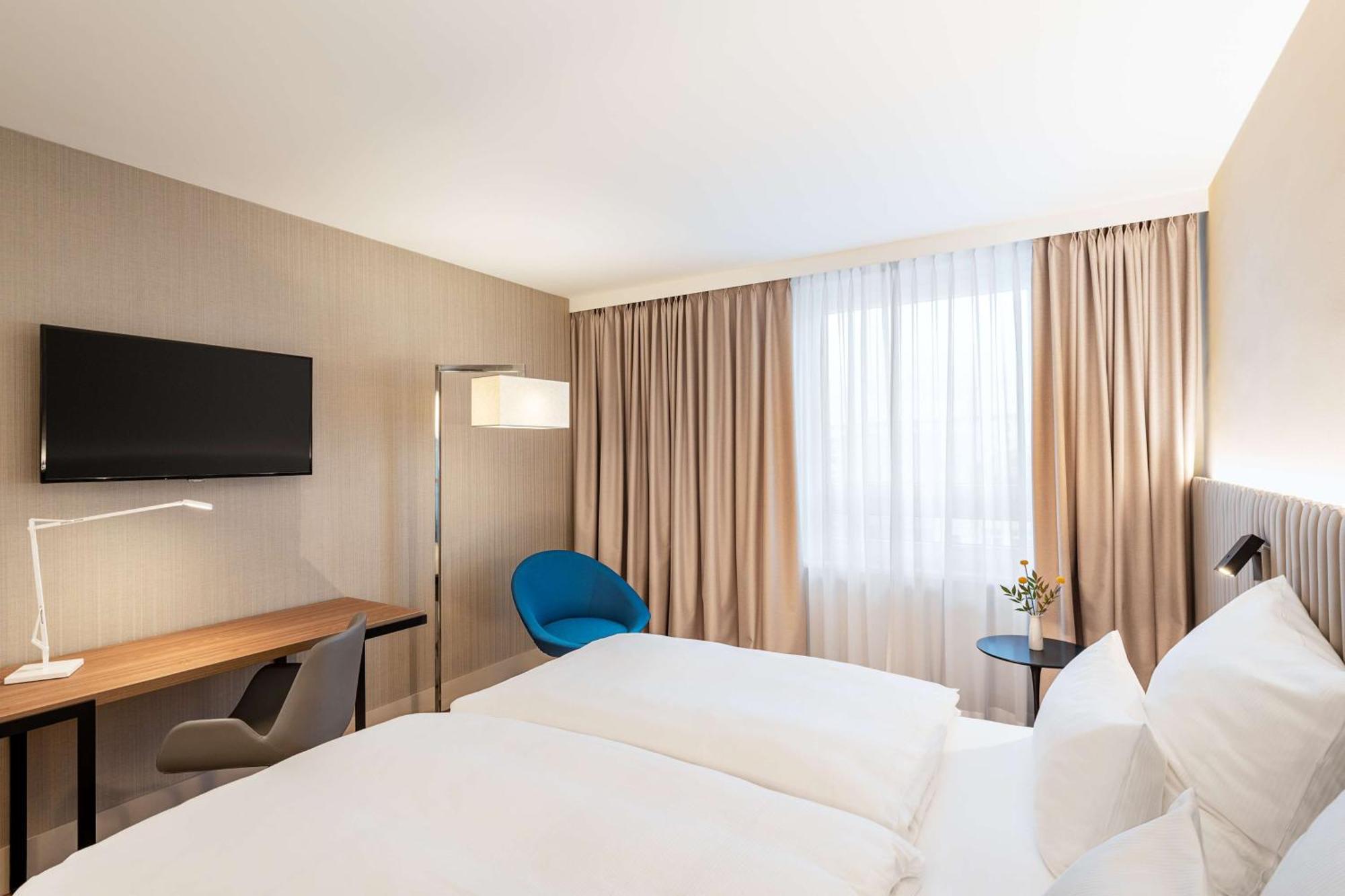 Hotel NH Hamburg Altona Exterior foto